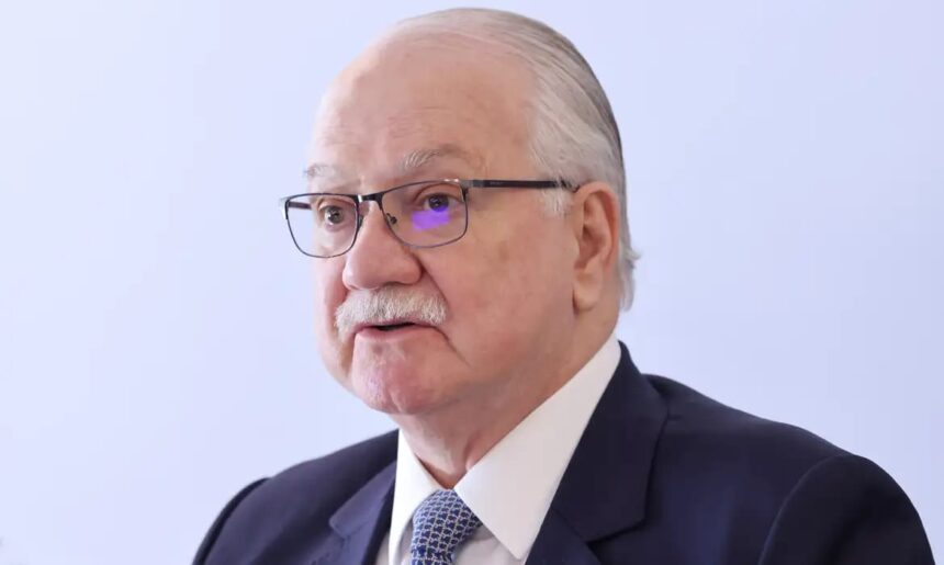 Fachin arquiva oito investigações e avança no encerramento do Inquérito das Fake News Fachin arquiva oito investigações e avança no encerramento do Inquérito das Fake News