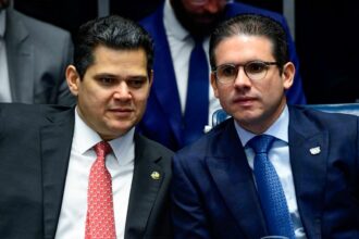 Centrão reajusta relação com PL em disputa pelo comando do Congresso