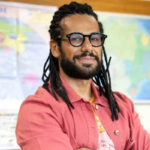 No ar em 'Por Você', Amaury Lorenzo se emociona ao revelar fim da carreira como ator: 'Não vou poder seguir o que eu mais amo'