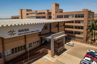 Anvisa pede recolhimento de gel íntimo após oferta na Shopee com embalagem diferente