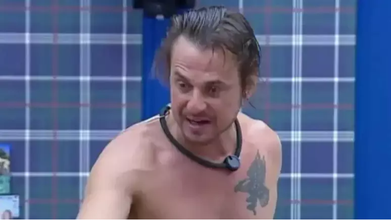 ‘A Fazenda 18’: Daniel Erthal se alia à Alcateia e prevê eliminação de Tina Calamba: ‘Resposta que ela precisa’ ‘A Fazenda 18’: Daniel Erthal se alia à Alcateia e prevê eliminação de Tina Calamba: ‘Resposta que ela precisa’