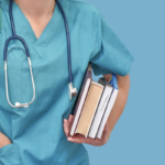 Médico é condenado após chamar colega de profissão de 'desprovida de inteligência' Médico é condenado após chamar colega de profissão de 'desprovida de inteligência'