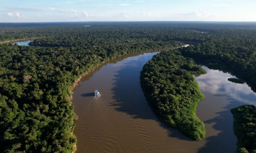 Amazônia tem menor desmatamento já registrado em quase 40 anos