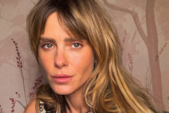 Carolina Dieckmmann cobra a Globo às vésperas da eleição e exige atitude urgente ao vivo: 'Será que é tão absurdo?' Carolina Dieckmmann cobra a Globo às vésperas da eleição e exige atitude urgente ao vivo: 'Será que é tão absurdo?'