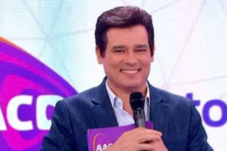 Celso Portiolli se manifesta sobre política, cita esquerda e direita e surpreende com declaração Celso Portiolli se manifesta sobre política, cita esquerda e direita e surpreende com declaração