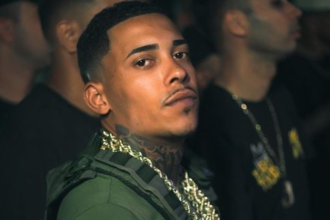 'A verdade não pode ser dita aqui': acusado de estupro por adolescente de 16 anos, MC Poze do Rodo de pronuncia; cantor de 27 anos é denunciado por supostas ameaças e fornecimento de drogas à jovem