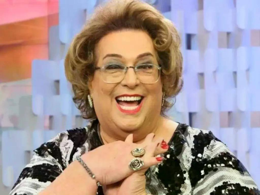 Mamma Bruschetta é socorrida por bombeiros na RedeTV! após engasgar durante gravação Mamma Bruschetta é socorrida por bombeiros na RedeTV! após engasgar durante gravação