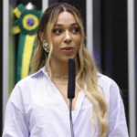 Erika Hilton recebe ameaça de morte e, por segurança, muda planos para votar