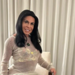 Gretchen tira peruca ao vivo na TV, exibe resultado de transplante capilar e faz desabafo sobre autoestima