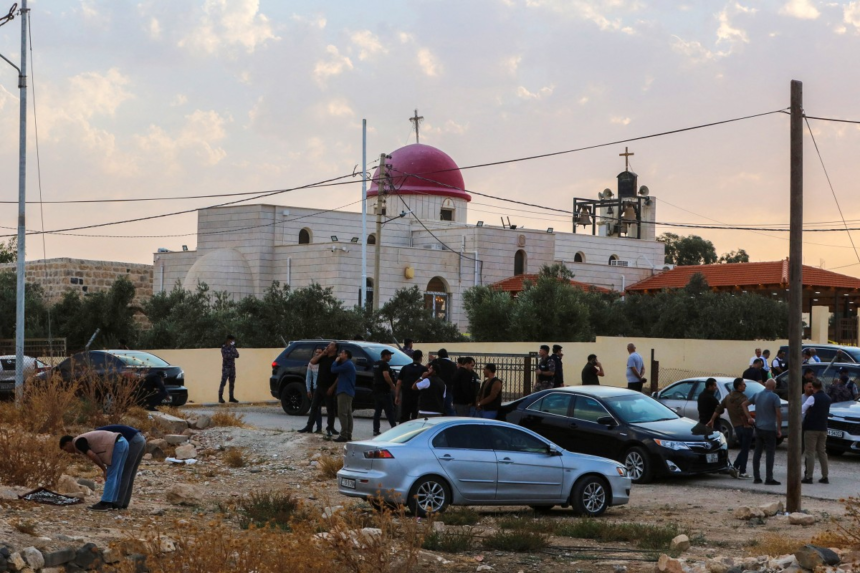 Na Jordânia, ataque armado em igreja deixa ao menos seis mortos