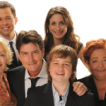 Estrela de Two and a Half Men detona salários da série: 
