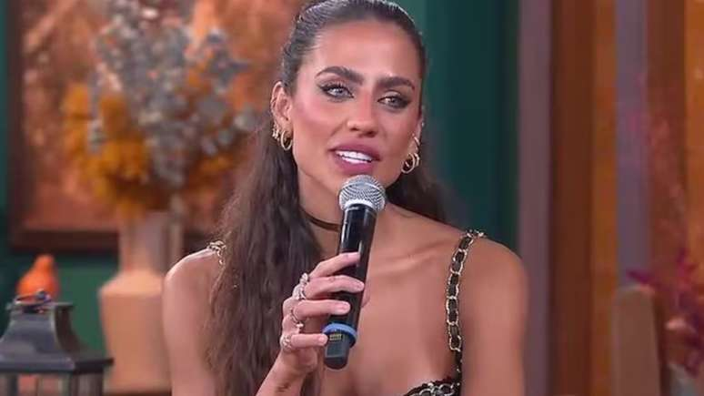 'A Fazenda 18': Cath revela motivo de jogar fezes de cavalo na cama e web detona: 'Arregona' 'A Fazenda 18': Cath revela motivo de jogar fezes de cavalo na cama e web detona: 'Arregona'