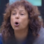 A Fazenda 18: Giovanna Gold acusa Darlin de provocar saída de Jottapê e dispara ofensas A Fazenda 18: Giovanna Gold acusa Darlin de provocar saída de Jottapê e dispara ofensas