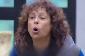 A Fazenda 18: Giovanna Gold acusa Darlin de provocar saída de Jottapê e dispara ofensas A Fazenda 18: Giovanna Gold acusa Darlin de provocar saída de Jottapê e dispara ofensas