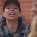 A Fazenda: Ariela e Giovanna jogam leite uma na outra e provocam briga generalizada