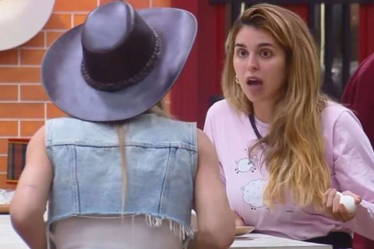 A Fazenda 18: Briga entre Mônica e Ana Bruna termina com ameaça de punição A Fazenda 18: Briga entre Mônica e Ana Bruna termina com ameaça de punição