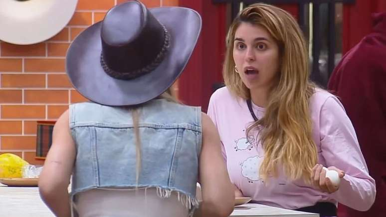 A Fazenda 18: Briga entre Mônica e Ana Bruna termina com ameaça de punição