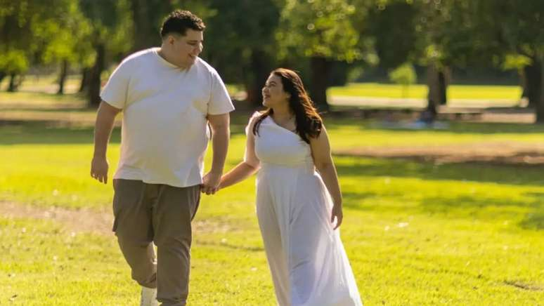 Morre o youtuber Dedeco, um mês após casamento e anunciar que seria pai