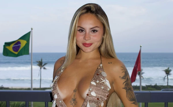 Quem é Lara Jucá? Envolvida em polêmica sobre suposta traição de ex-Flamengo, influenciadora tem 24 anos, namorou Orochi e beijou Zé Felipe Quem é Lara Jucá? Envolvida em polêmica sobre suposta traição de ex-Flamengo, influenciadora tem 24 anos, namorou Orochi e beijou Zé Felipe