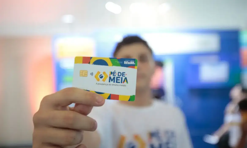 Quando cai o pagamento do Pé-de-Meia em outubro? Veja quem recebe e como consultar
